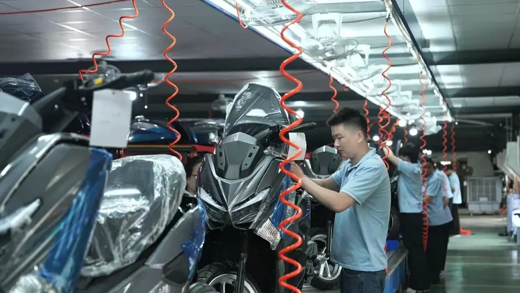 factory-match-motorcycle (1) factory-match-motorcycle-producing-line